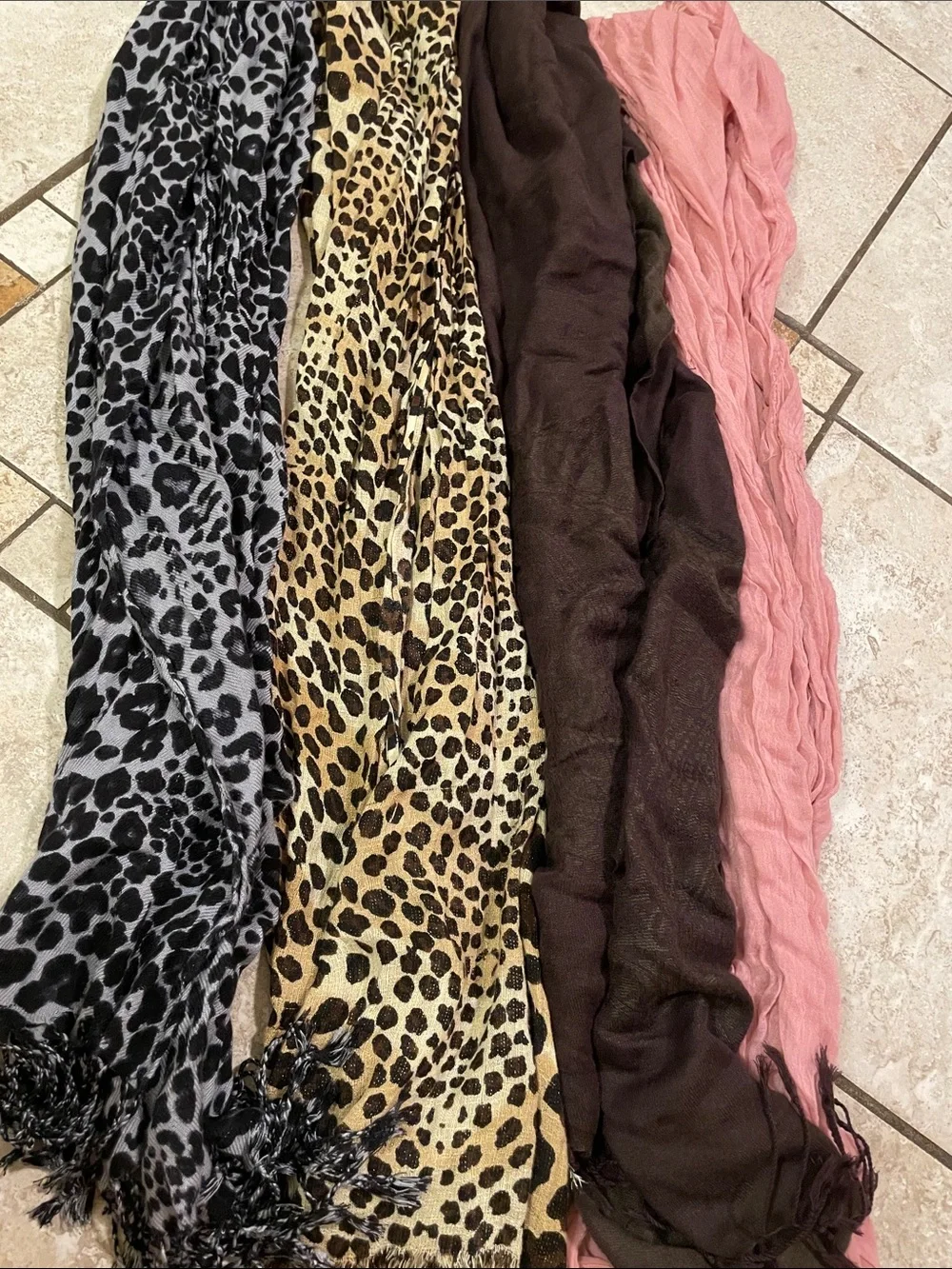 GUC y2k scarf bundle of 4